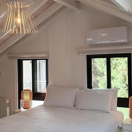 Phaedrus Living: Luxury Maisonette Holiday home