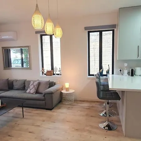 Phaedrus Living: Luxury Maisonette Platres