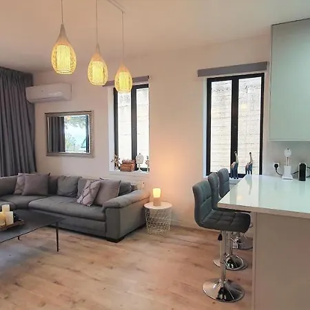 Phaedrus Living: Luxury Maisonette